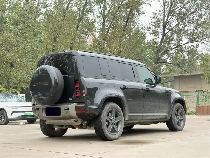 Land Rover Defender 2025 Model 110 3.0T P400 SE X-Dynamic – фото 6