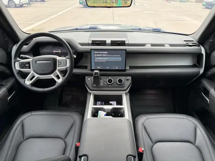 Land Rover Defender 2025 Model 110 3.0T P400 SE X-Dynamic – фото 7