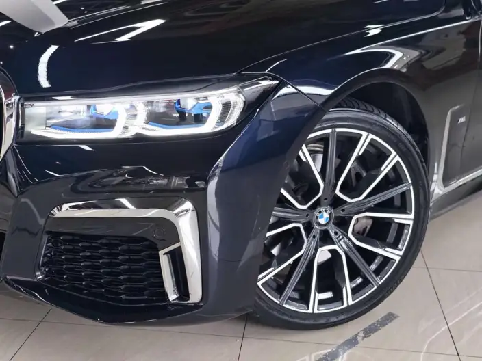 BMW 7 Series 2021 Model 740Li xDrive Executive Model M Sports Set – фото 8