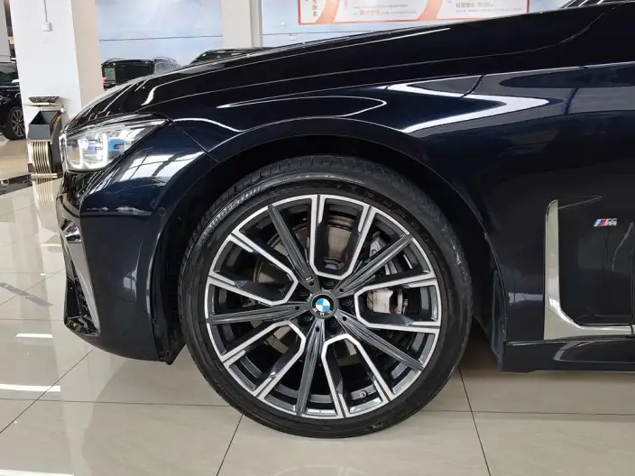 BMW 7 Series 2021 Model 740Li xDrive Executive Model M Sports Set – фото 9