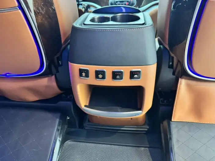 Viano 2023 Model 2.0T Business Edition 7 seat – фото 9
