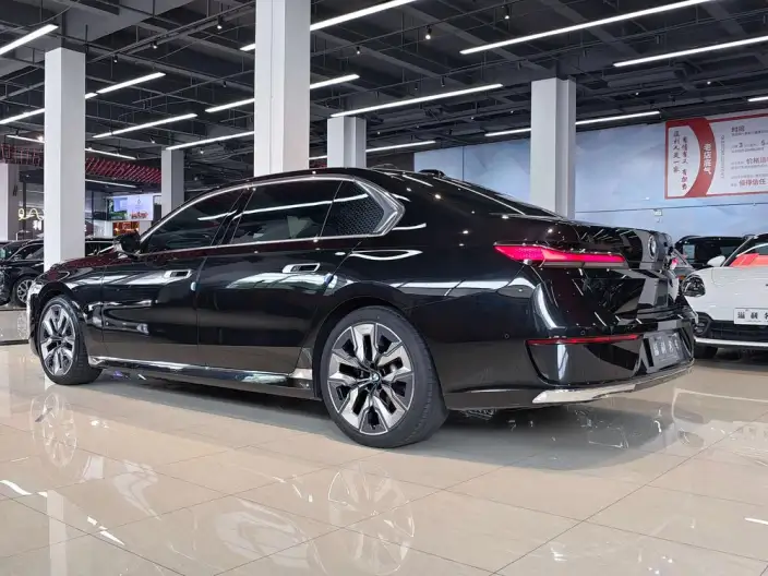 BMW 7 Series 2023 Model 740Li Exclusive Model Luxury Set – фото 4