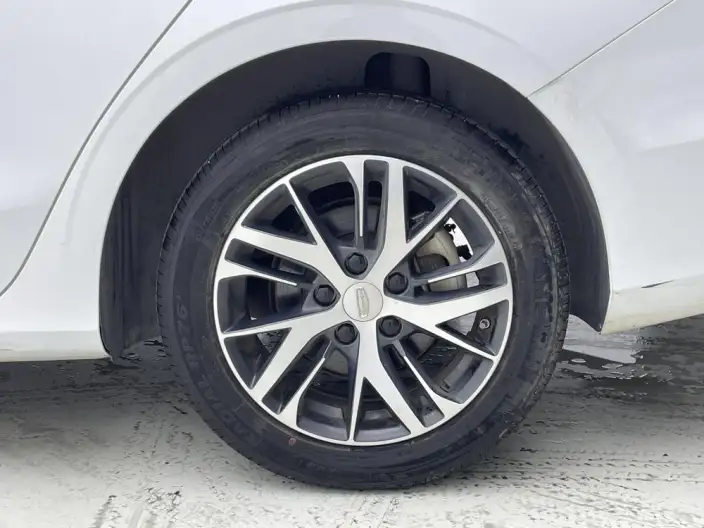 Geely Emgrand 2023 Model No. 4 Gen Champion Edition 1.5L CVT Luxury Model – фото 9