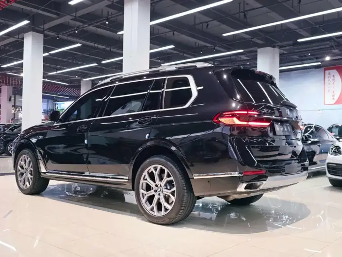 BMW X7 2023 Model xDrive40i Leading Model Luxury Set – фото 4