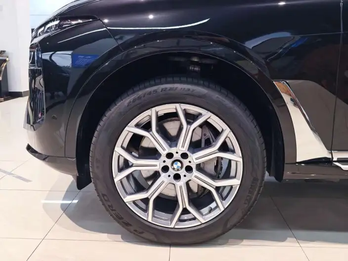 BMW X7 2023 Model xDrive40i Leading Model Luxury Set – фото 8