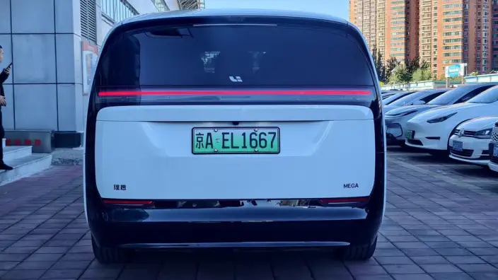Li Auto MEGA 2025 Model Home Family Special Edition – фото 3