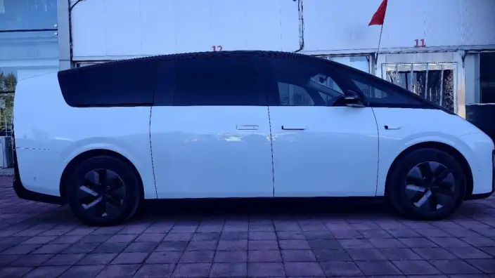 Li Auto MEGA 2025 Model Home Family Special Edition – фото 5