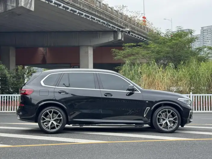 BMW X5 2022 Model xDrive 40Li M Sports Set – фото 7