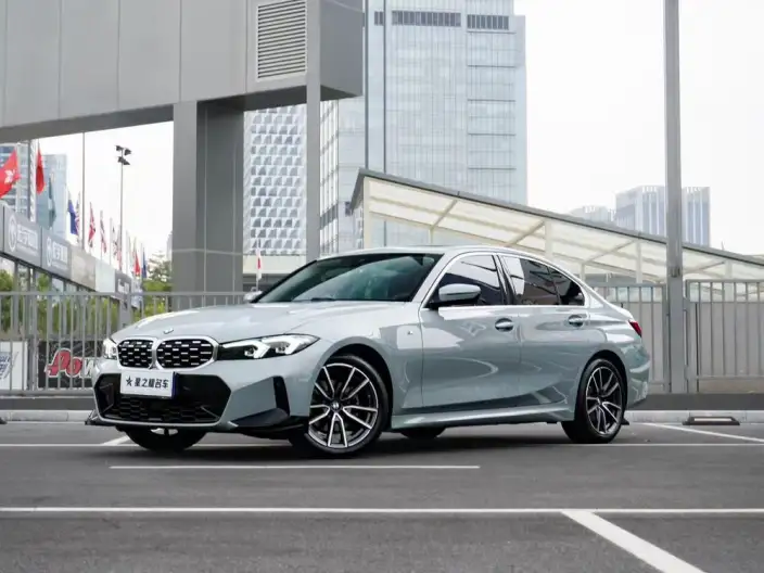 BMW 3 Series 2025 Model 325i M Sports Set – фото 1