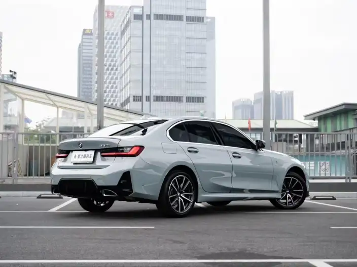 BMW 3 Series 2025 Model 325i M Sports Set – фото 5