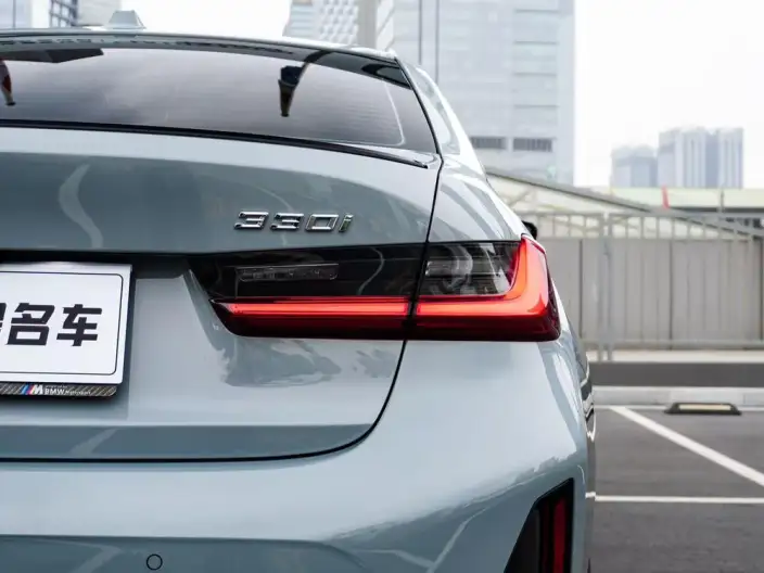 BMW 3 Series 2025 Model 325i M Sports Set – фото 7