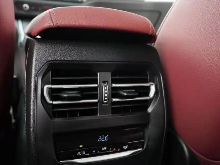 BMW 3 Series 2025 Model 325i M Sports Set – фото 9