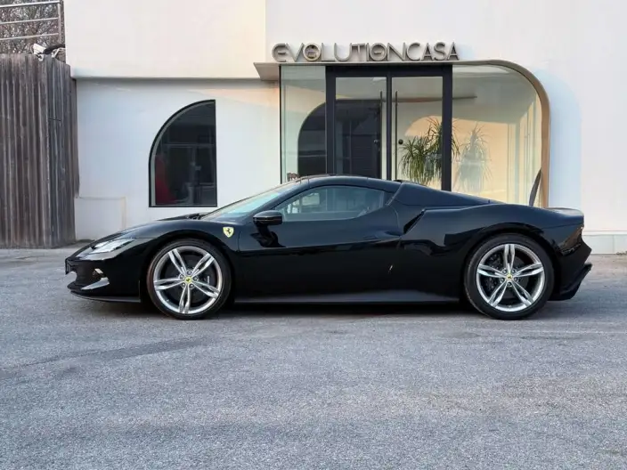 Ferrari 296 2022 Model 3.0T V6 GTS – фото 4