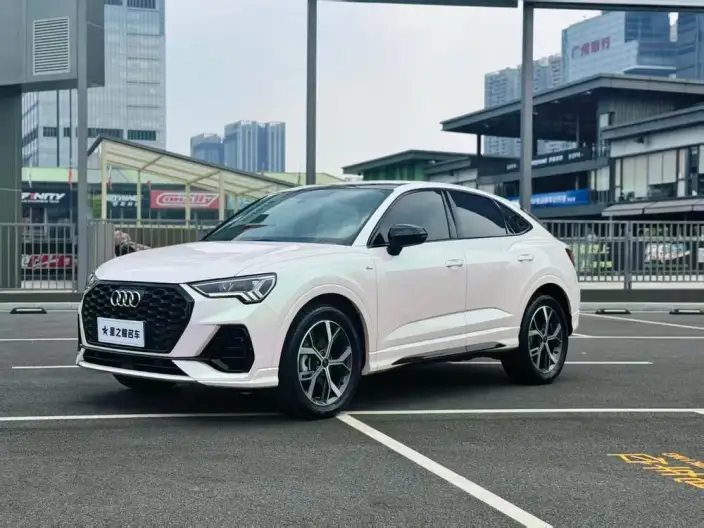 AUDI Q3 Sportback 2022 Model 40 TFSI Fashion Model – фото 1