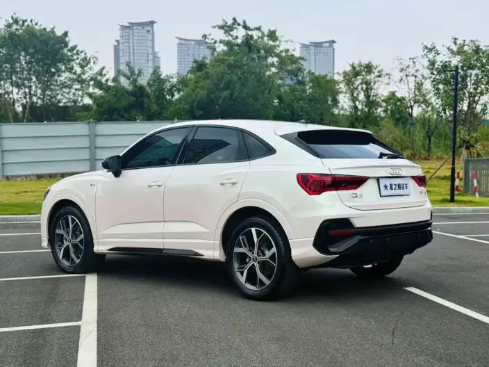 AUDI Q3 Sportback 2022 Model 40 TFSI Fashion Model – фото 5