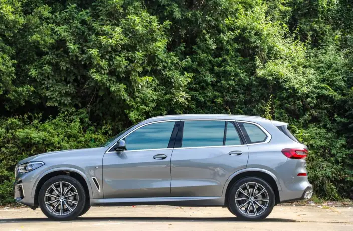 BMW X5 2022 Model xDrive 30Li Exclusive Model M Sports Set – фото 4