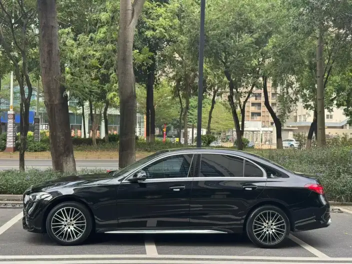 Mercedes-Benz C-Class 2022 Model C 260 L Sports Edition – фото 3