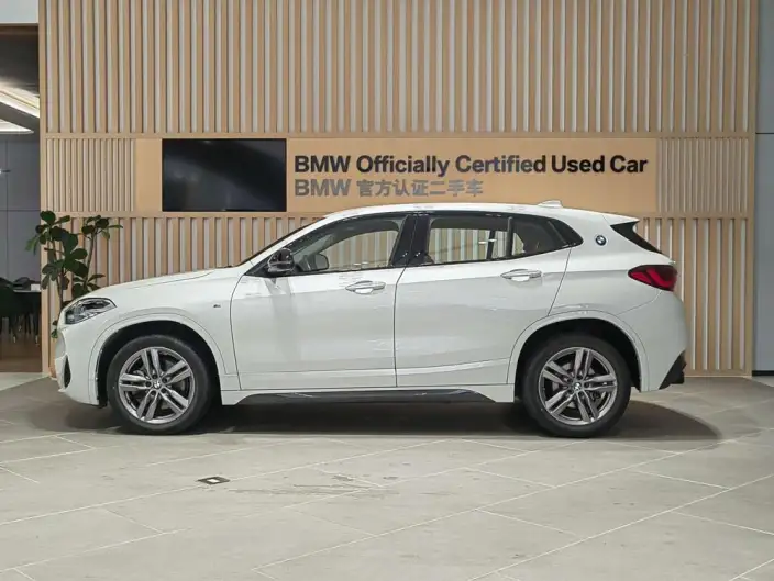 BMW X2 2023 Model sDrive25i M Sports Night Edition – фото 3