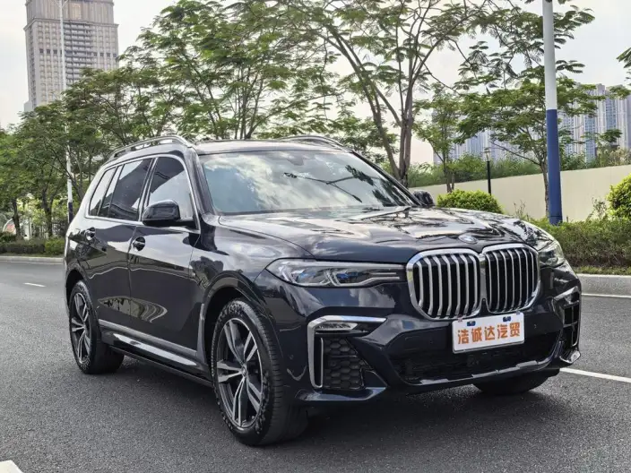 BMW X7 2022 Model xDrive40i Exclusive Model M Sports Set – фото 3