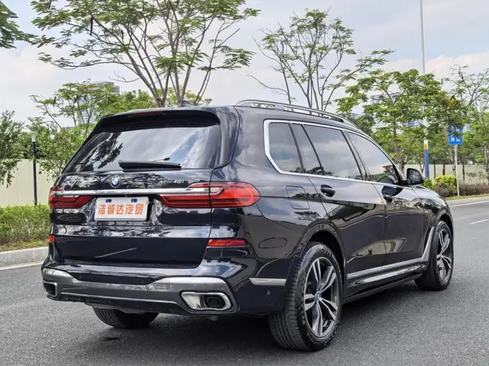 BMW X7 2022 Model xDrive40i Exclusive Model M Sports Set – фото 7