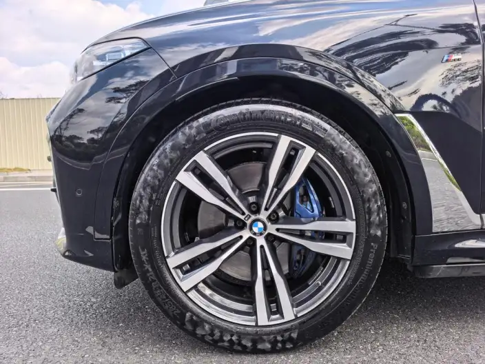 BMW X7 2022 Model xDrive40i Exclusive Model M Sports Set – фото 10