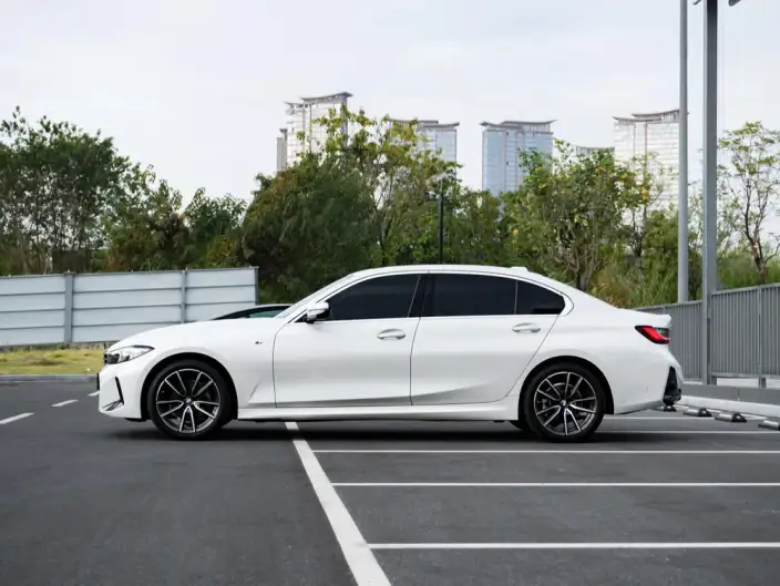 BMW 3 Series 2023 Model 325Li M Sports Set – фото 3