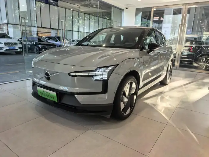 Volvo EX30 2025 Model Rear Drive Long Battery Life Pro Edition Ultra – фото 1