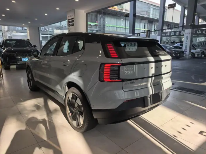 Volvo EX30 2025 Model Rear Drive Long Battery Life Pro Edition Ultra – фото 4