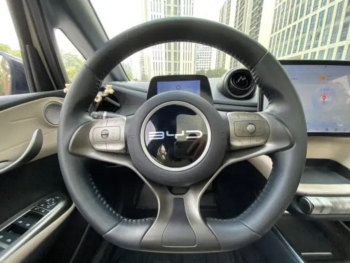 BYD Dolphin 2023 Model Fashion Edition – фото 10