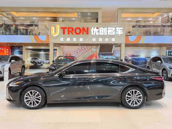 Lexus ES 2022 Model 200 Superior Edition