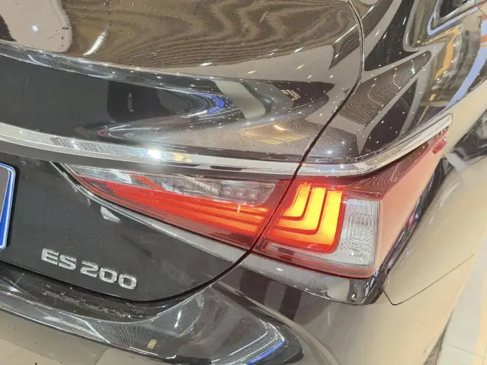 Lexus ES 2022 Model 200 Superior Edition – фото 7