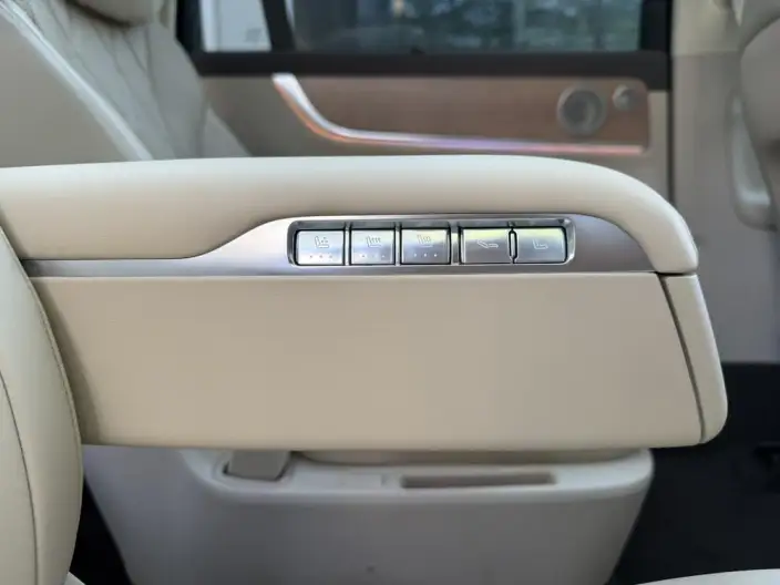 Aito M9 2024 Model Extended Range Ultra VI seat Edition – фото 7