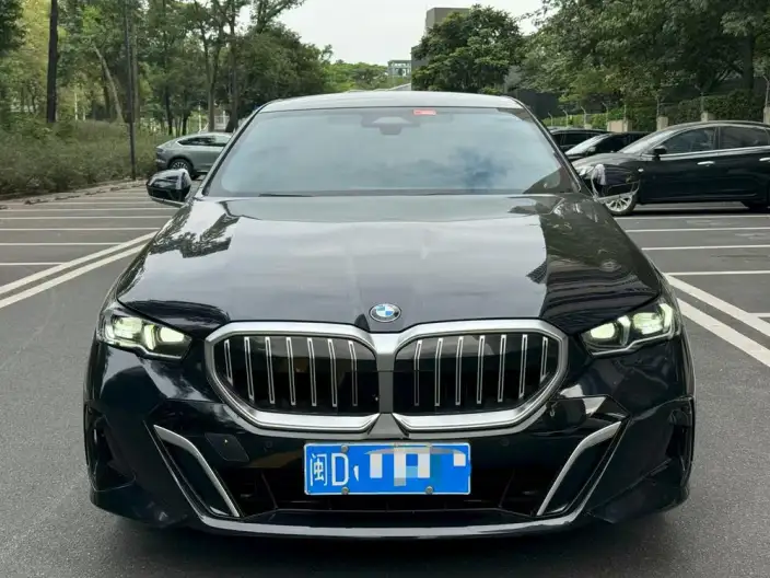 BMW 5 Series 2024 Model 525Li M Sports Set – фото 2