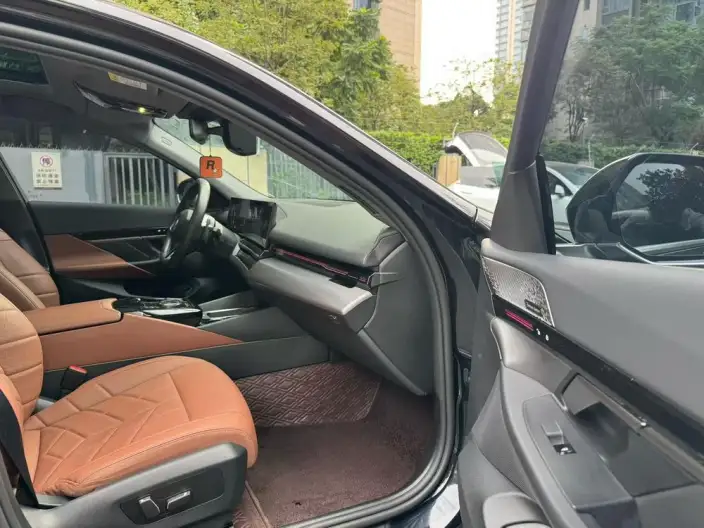 BMW 5 Series 2024 Model 525Li M Sports Set – фото 6