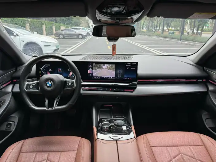 BMW 5 Series 2024 Model 525Li M Sports Set – фото 7