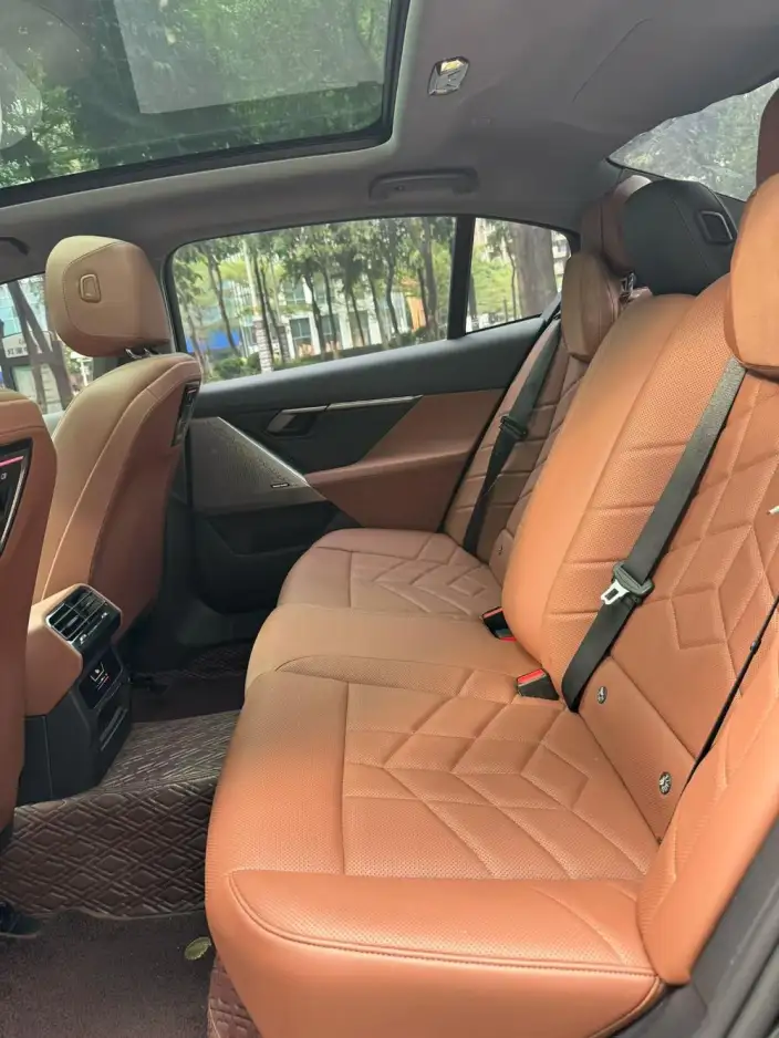 BMW 5 Series 2024 Model 525Li M Sports Set – фото 10