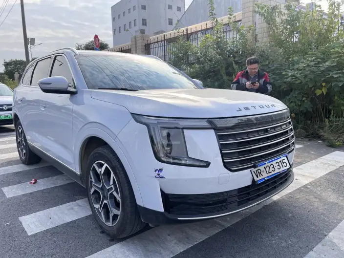 Jetour X70 L 2026 Model 1.5TD 7DCT Luxury Model