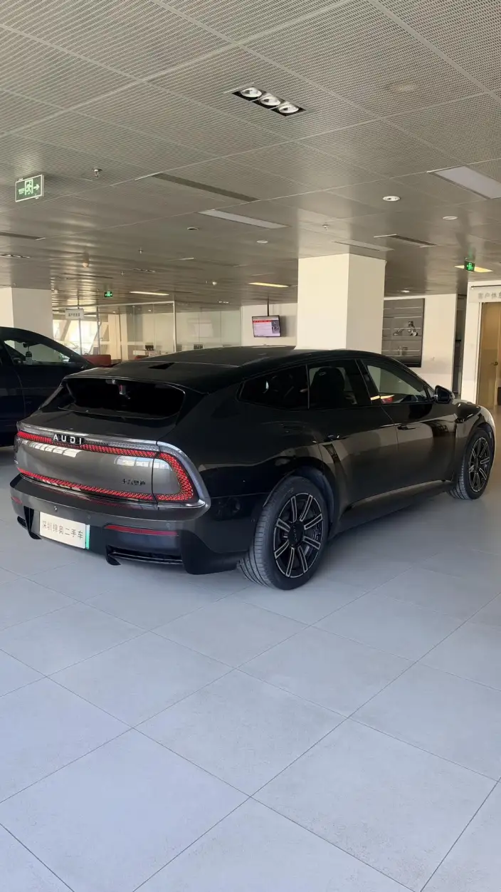AUDI E5 Sportback 2026 Model Pioneer quattro Model – фото 4