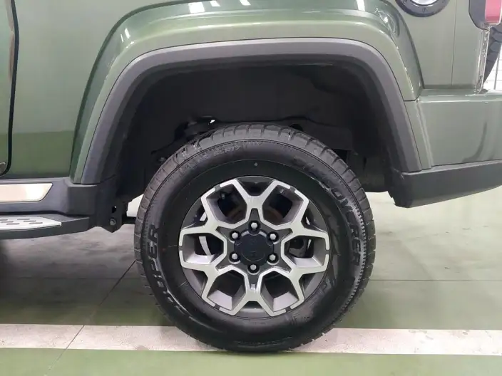 BAIC BJ40 2020 Model 2.0T Automatic 4WD Tribute to the 2020 Edition Warrior Model – фото 9