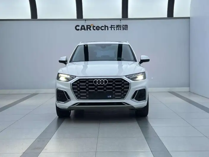 Audi Q5L 2022 Model 40T Luxury Dynamic Model – фото 2