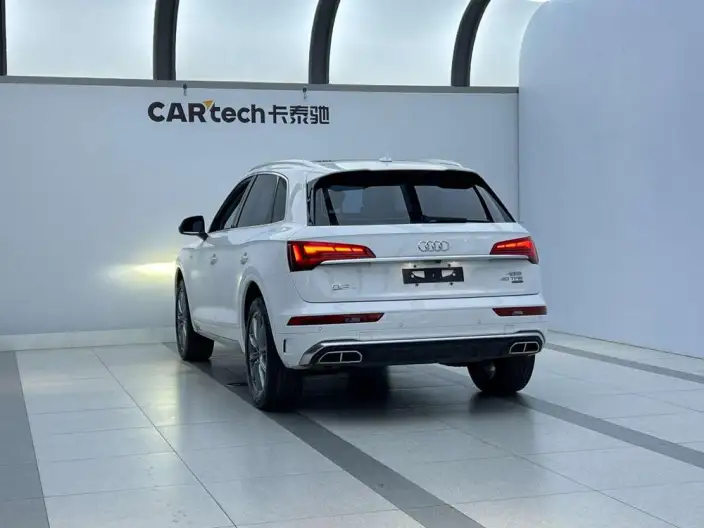 Audi Q5L 2022 Model 40T Luxury Dynamic Model – фото 3