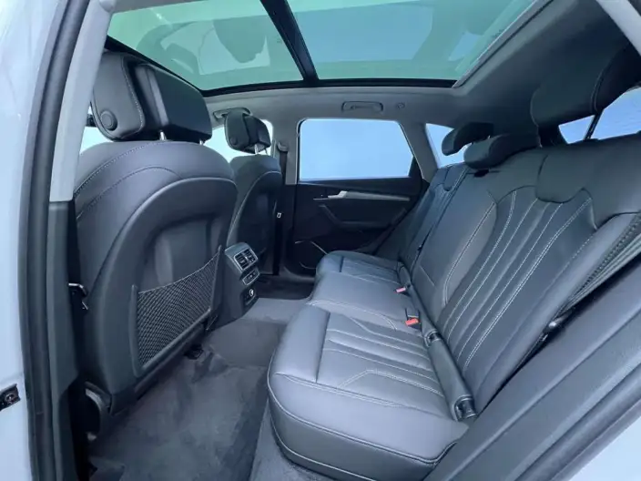 Audi Q5L 2022 Model 40T Luxury Dynamic Model – фото 9