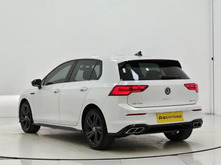 Volkswagen Golf 2023 Model 280TSI DSG R-Line Lite – фото 5