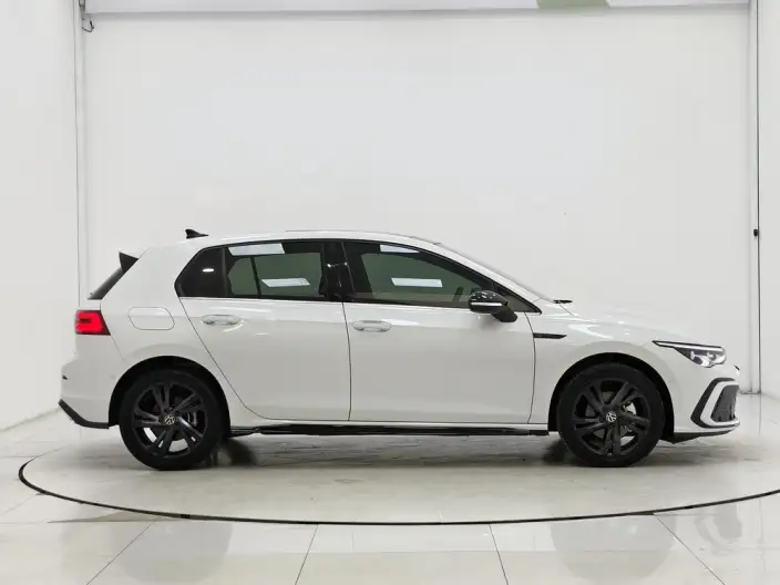 Volkswagen Golf 2023 Model 280TSI DSG R-Line Lite – фото 8