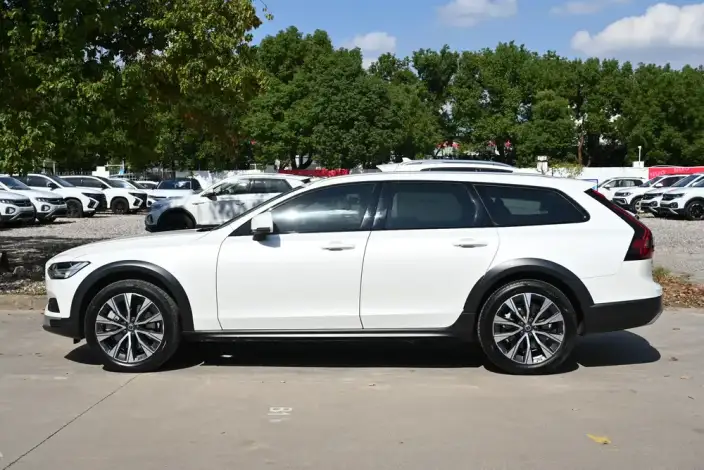 Volvo V90 2021 Model Cross Country B5 AWD Zhiyuan Edition