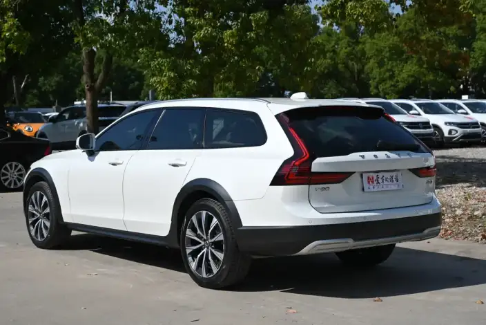 Volvo V90 2021 Model Cross Country B5 AWD Zhiyuan Edition