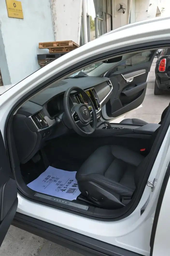 Volvo V90 2021 Model Cross Country B5 AWD Zhiyuan Edition – фото 5
