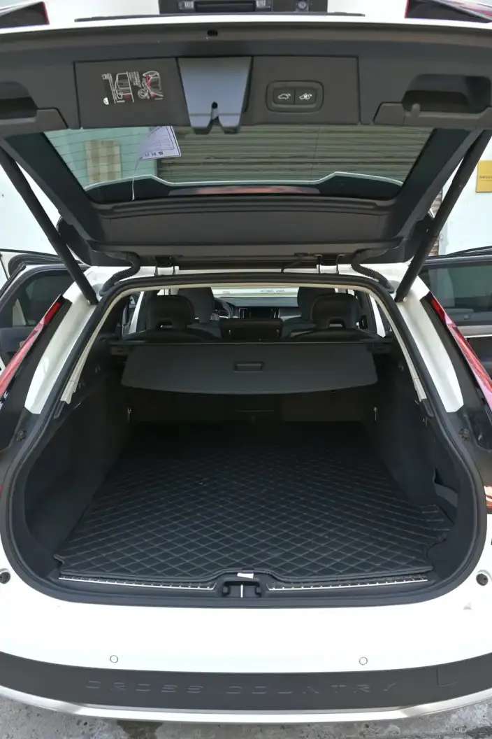 Volvo V90 2021 Model Cross Country B5 AWD Zhiyuan Edition – фото 8