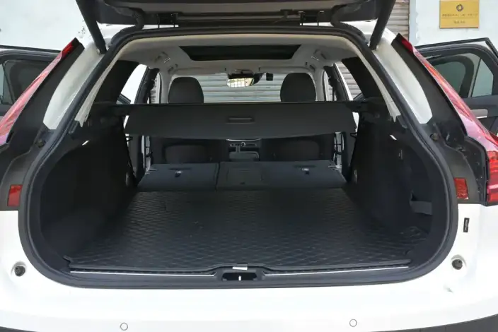 Volvo V90 2021 Model Cross Country B5 AWD Zhiyuan Edition – фото 9