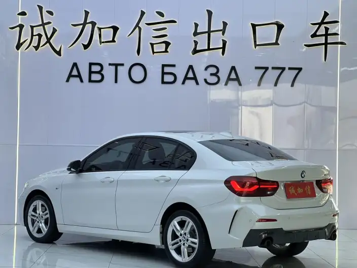 BMW 1 Series 2023 Model 120i M Sports Night Edition – фото 4